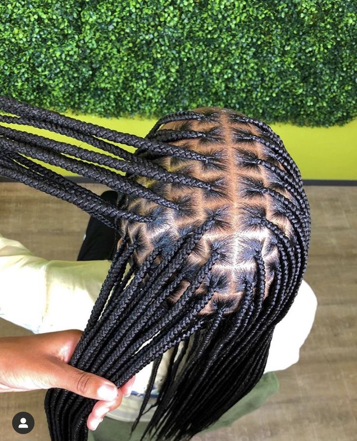 Space Knotless box braid